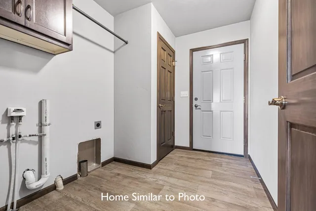 $384,900 | 1260 Putnam Drive, Pulaski, WI 54162