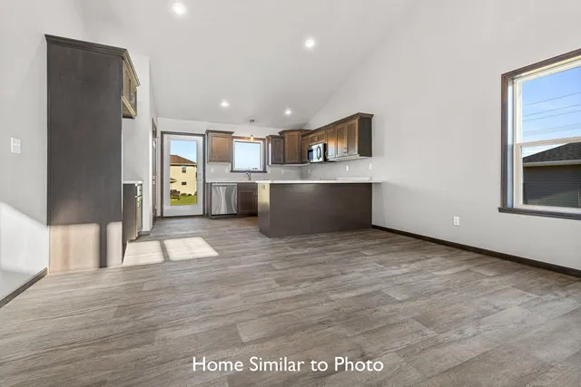 $384,900 | 1260 Putnam Drive, Pulaski, WI 54162