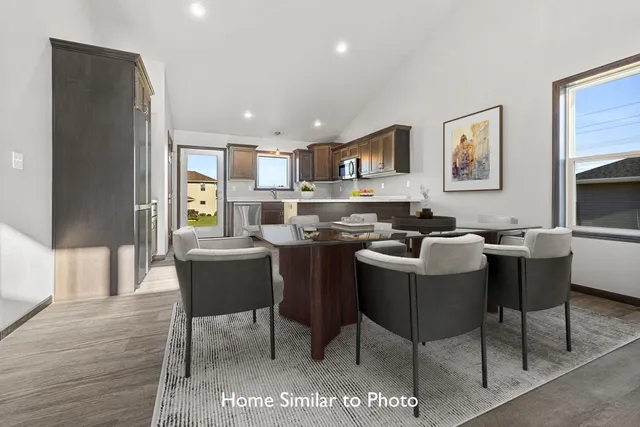 $384,900 | 1260 Putnam Drive, Pulaski, WI 54162