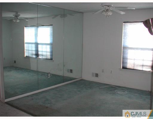 11 Prestwick Way Edison, NJ 08820 - Photo 2 of 9 Gallery Image 2