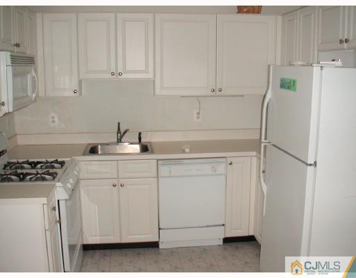 11 Prestwick Way Edison, NJ 08820 - Photo 3 of 9 Gallery Image 3