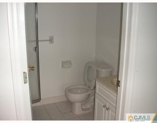 11 Prestwick Way Edison, NJ 08820 - Photo 6 of 9 Gallery Image 6