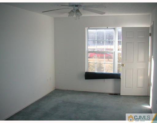 11 Prestwick Way Edison, NJ 08820 - Photo 7 of 9 Gallery Image 7