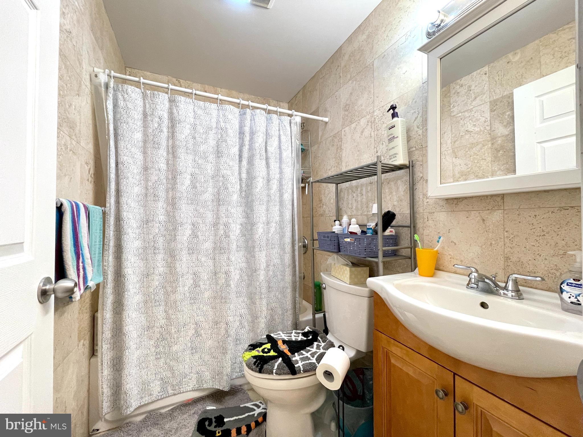 1131 Green Street, Unit 2 Philadelphia, PA 19123 - Photo 17 of 18