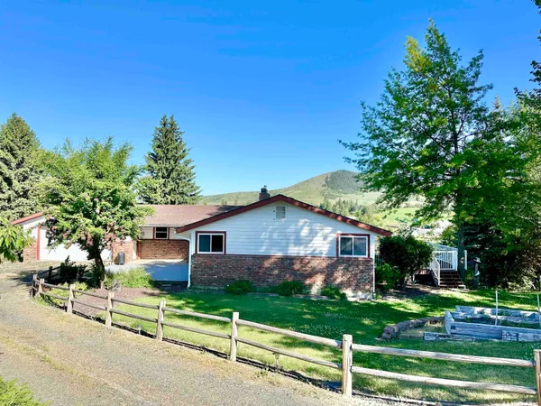 $389,000 | 147 Lindsey Street, Tekoa, WA 99033