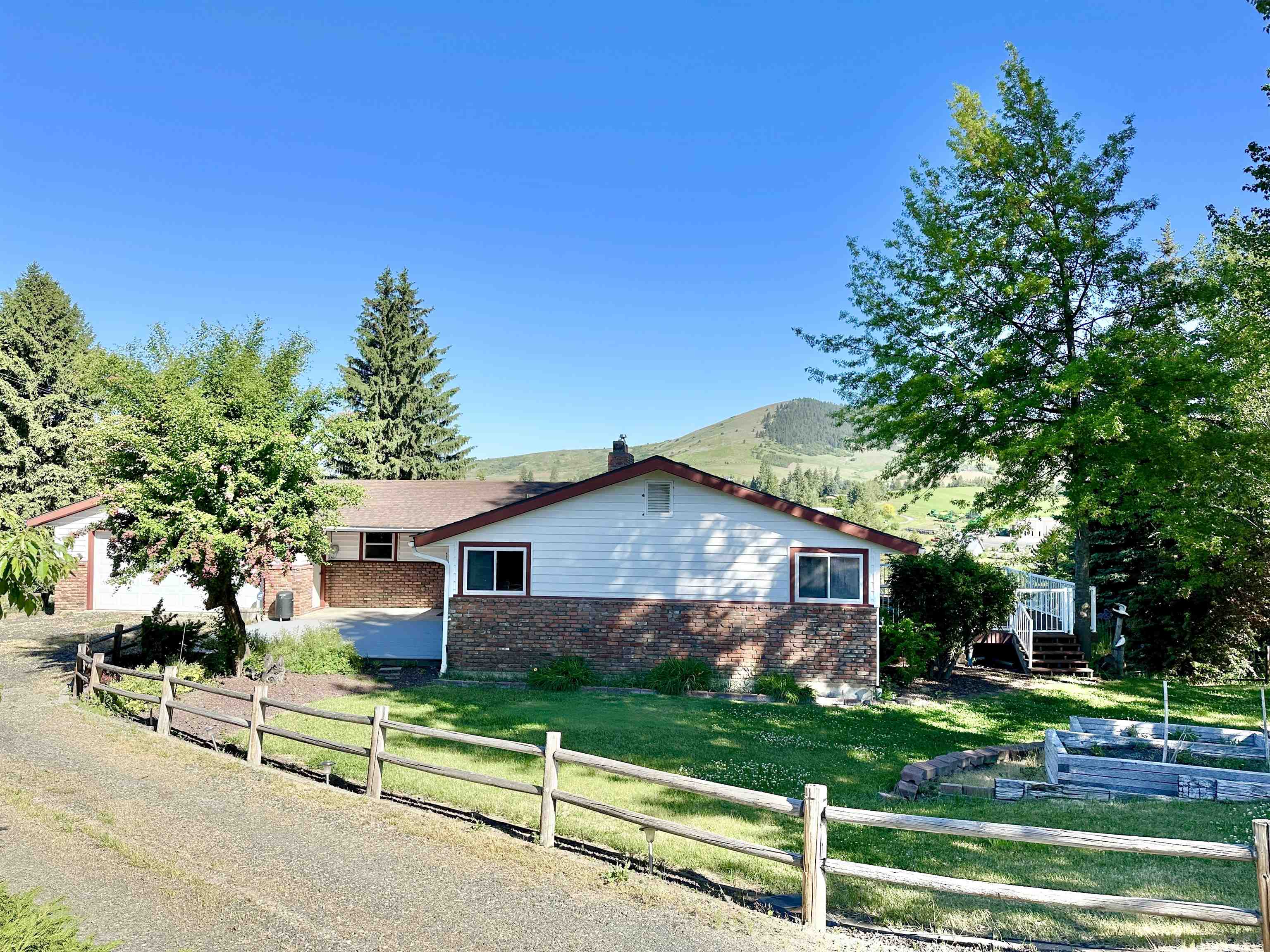 147 Lindsey Street Tekoa, WA 99033 - Photo 1 of 49