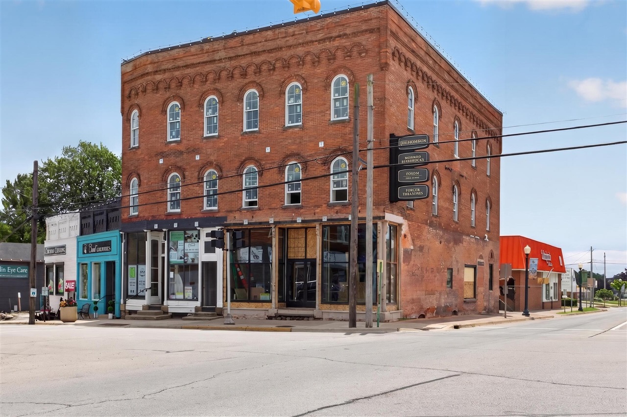 101 Monroe Street, Unit : 2 Brooklyn, MI 49230 - Photo 1 of 9
