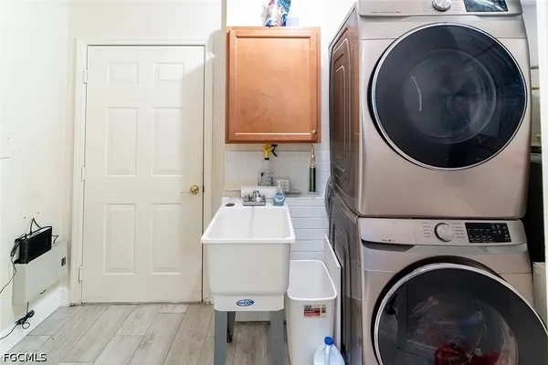 $2,500 | 23084 Lone Oak Drive, Estero, FL 33928