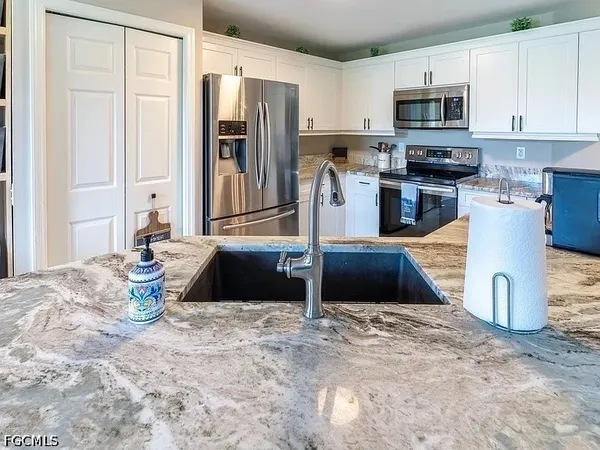 $2,500 | 23084 Lone Oak Drive, Estero, FL 33928