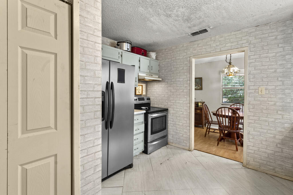 131 Blanton Road Palestine, TX 75803 - Photo 4 of 59 Gallery Image 4