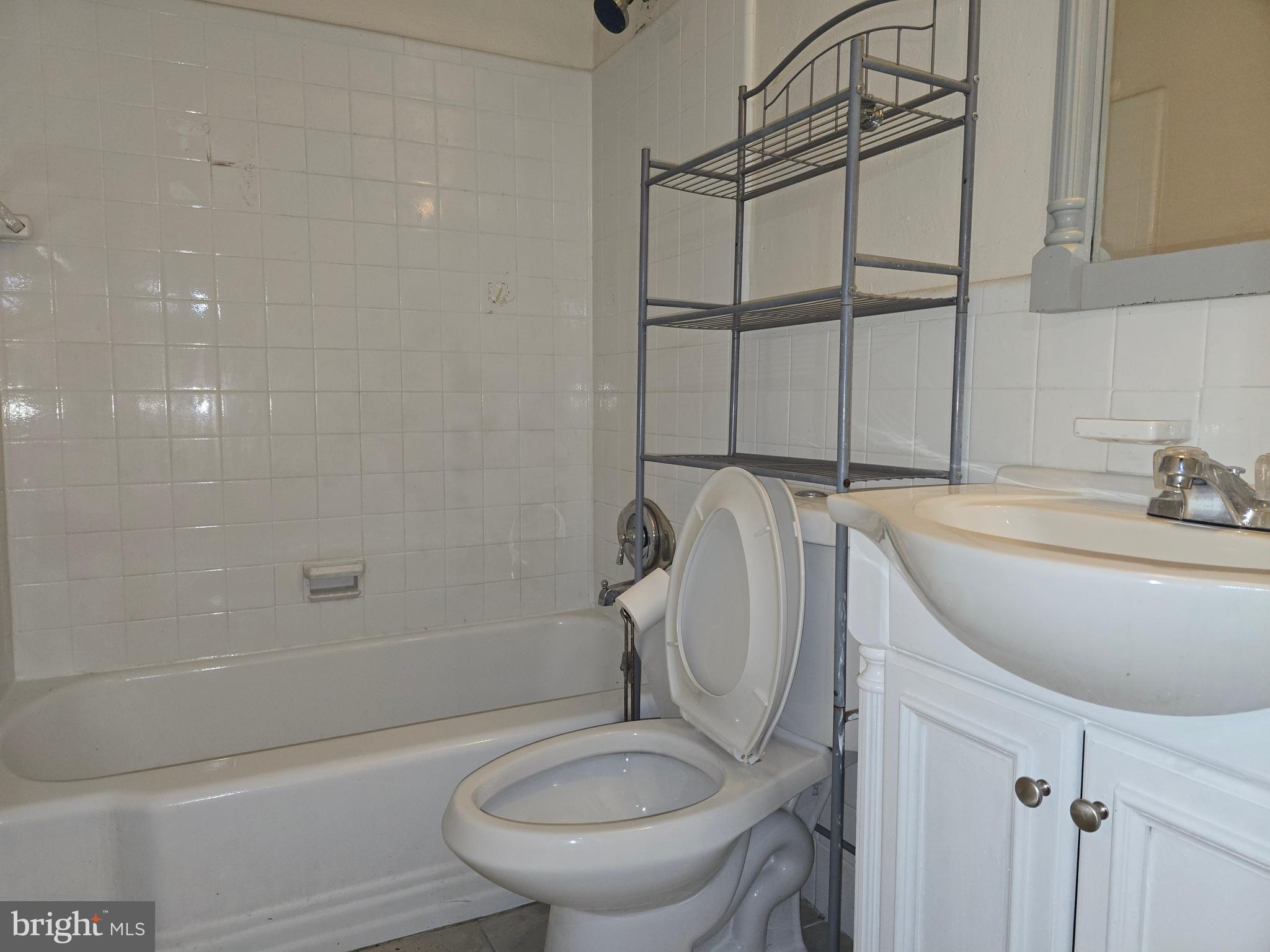 6135 1/2 Old York Road, Unit 1 Philadelphia, PA 19141 - Photo 17 of 61