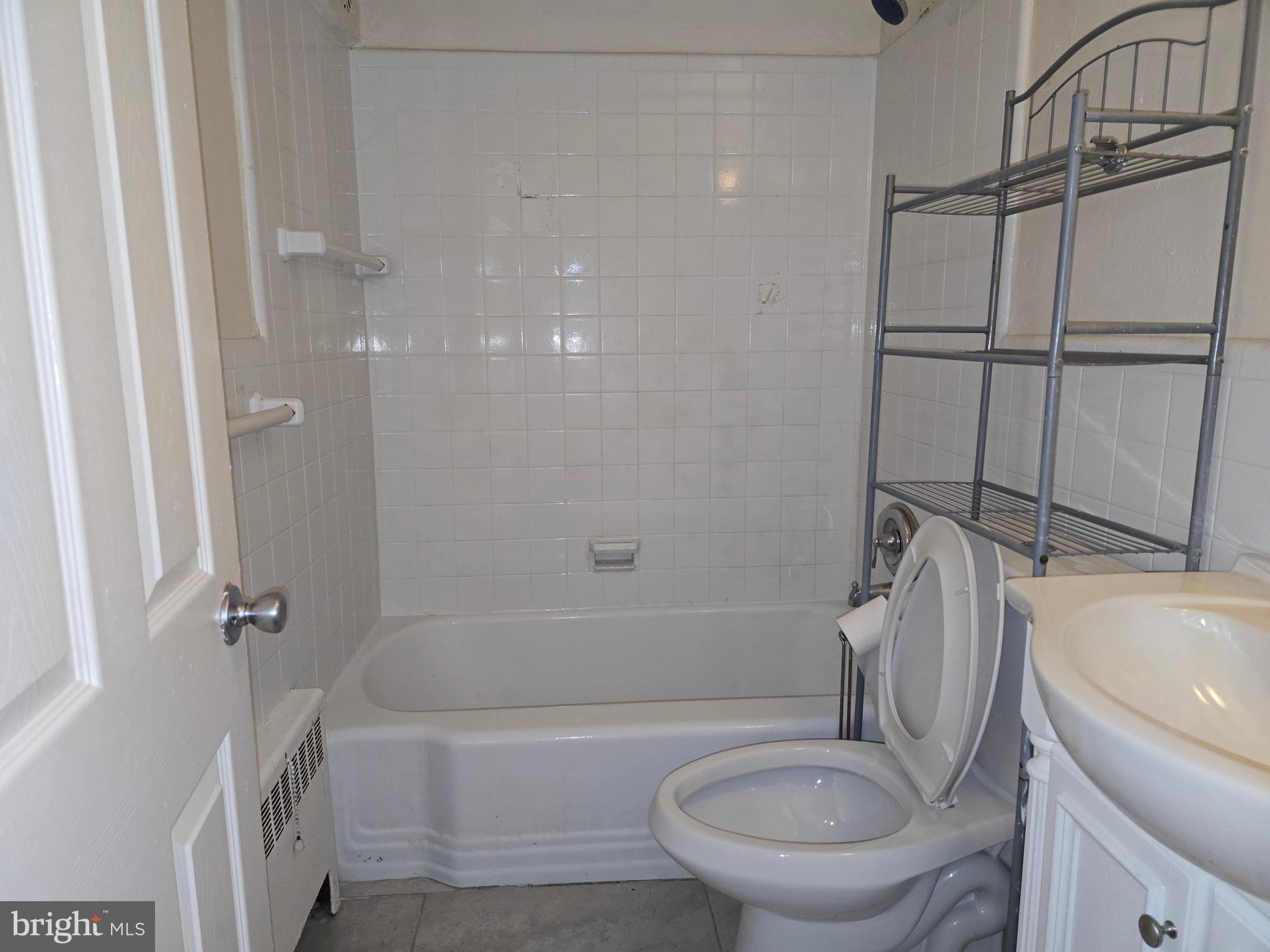 6135 1/2 Old York Road, Unit 1 Philadelphia, PA 19141 - Photo 18 of 61
