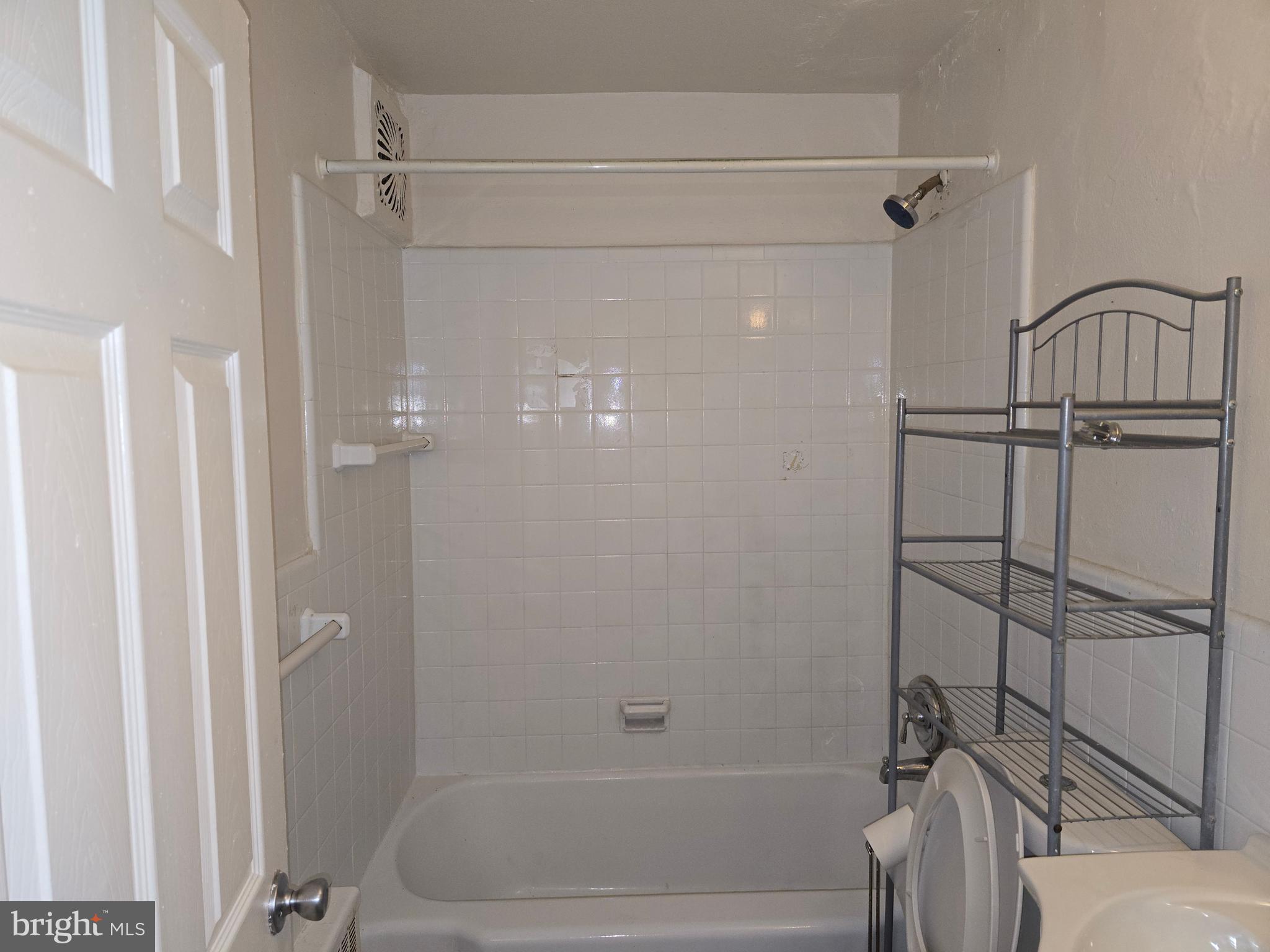 6135 1/2 Old York Road, Unit 1 Philadelphia, PA 19141 - Photo 19 of 61