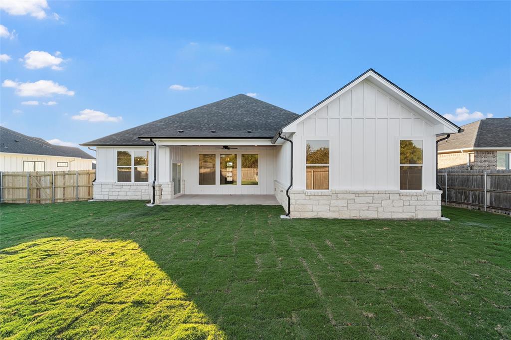 912 Gallant Fox Hewitt, TX 76643 - Photo 24 of 31 a front view of a house with a garden