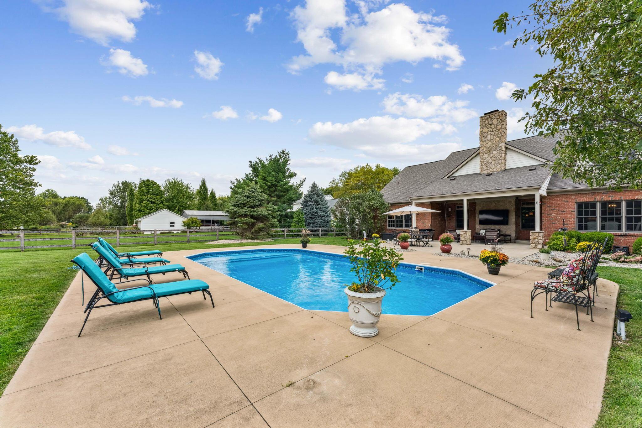 8242 Dustin Road Galena, OH 43021 - Photo 75 of 111 Pool deck