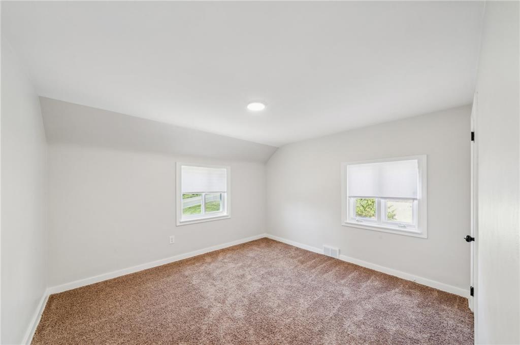 4611 Hamilton Road Pittsburgh, PA 15236 - Photo 17 of 34 Gallery Image 17