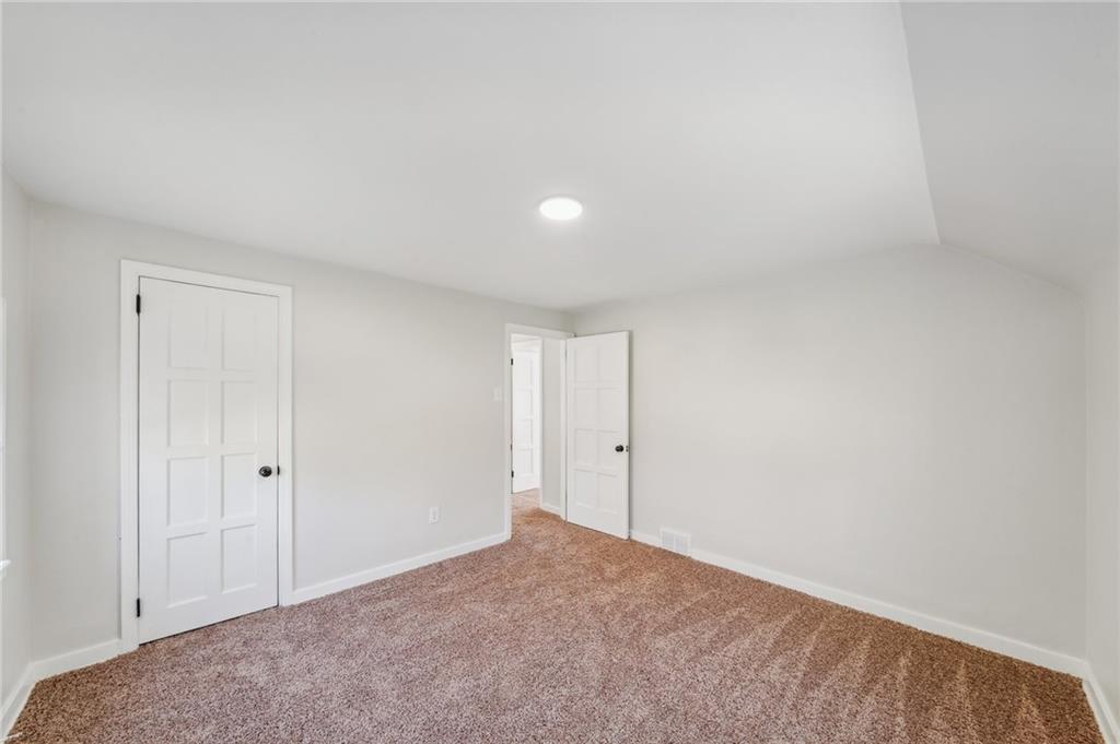 4611 Hamilton Road Pittsburgh, PA 15236 - Photo 18 of 34 Gallery Image 18