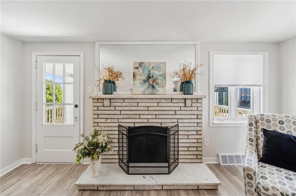 4611 Hamilton Road Pittsburgh, PA 15236 - Photo 4 of 34 Gallery Image 4