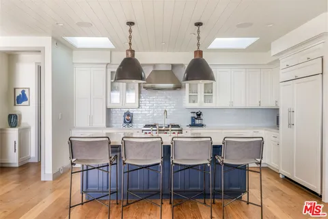 $35,000 | 703 Bayview Drive, Manhattan Beach, CA 90266