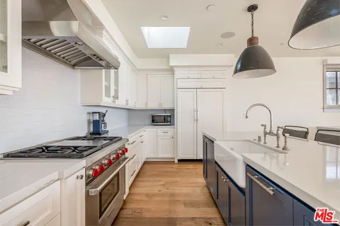 $35,000 | 703 Bayview Drive, Manhattan Beach, CA 90266