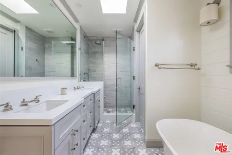 $35,000 | 703 Bayview Drive, Manhattan Beach, CA 90266