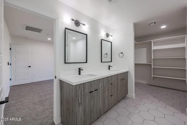 $3,600 | 2651 North 71st Place, Scottsdale, AZ 85251