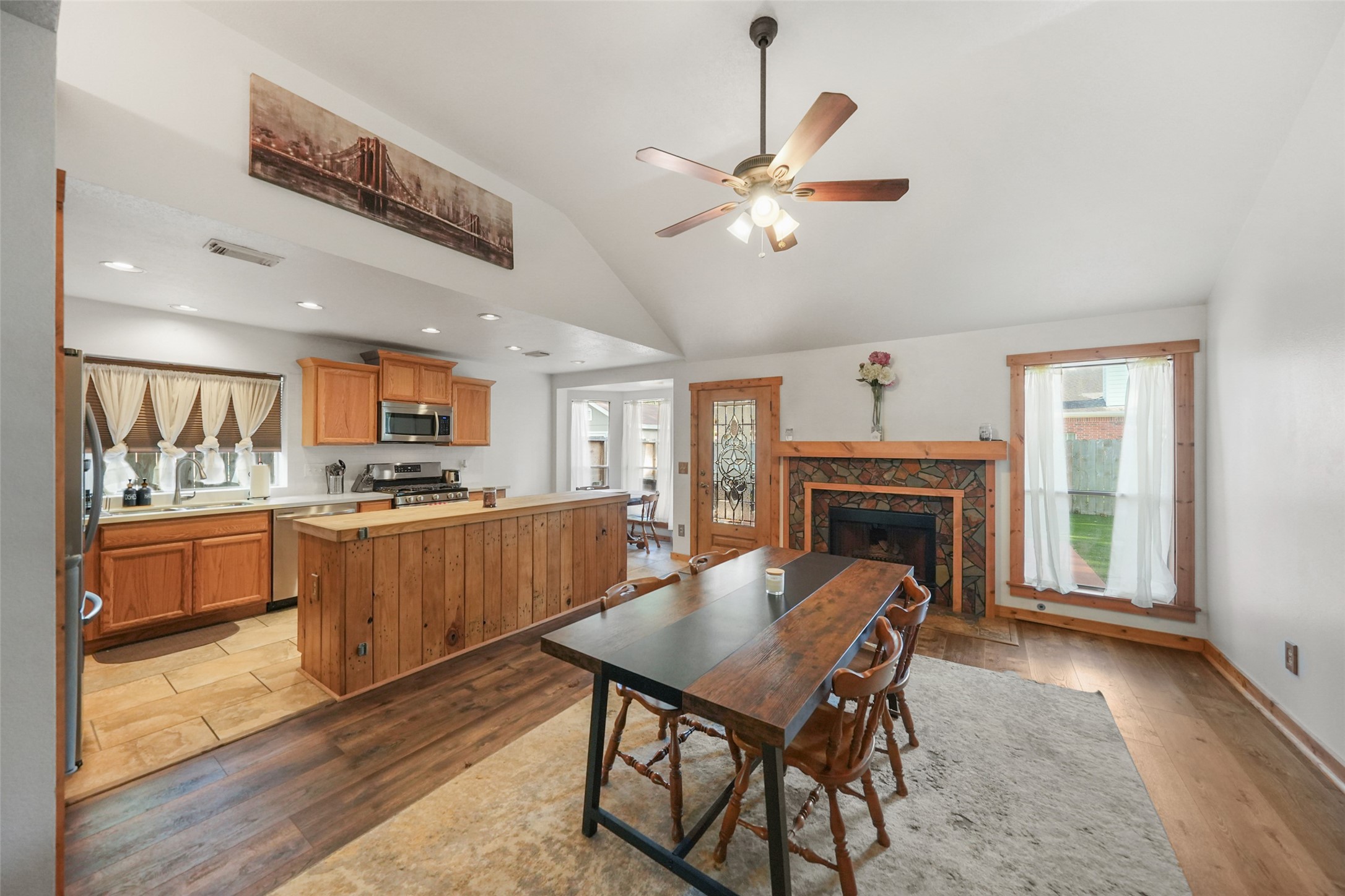 929 North Rivershire Drive Conroe, TX 77304 - Photo 18 of 36