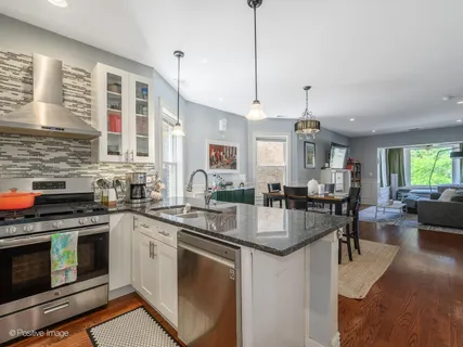 $850,000 | 4421 North Troy Street, Chicago, IL 60625