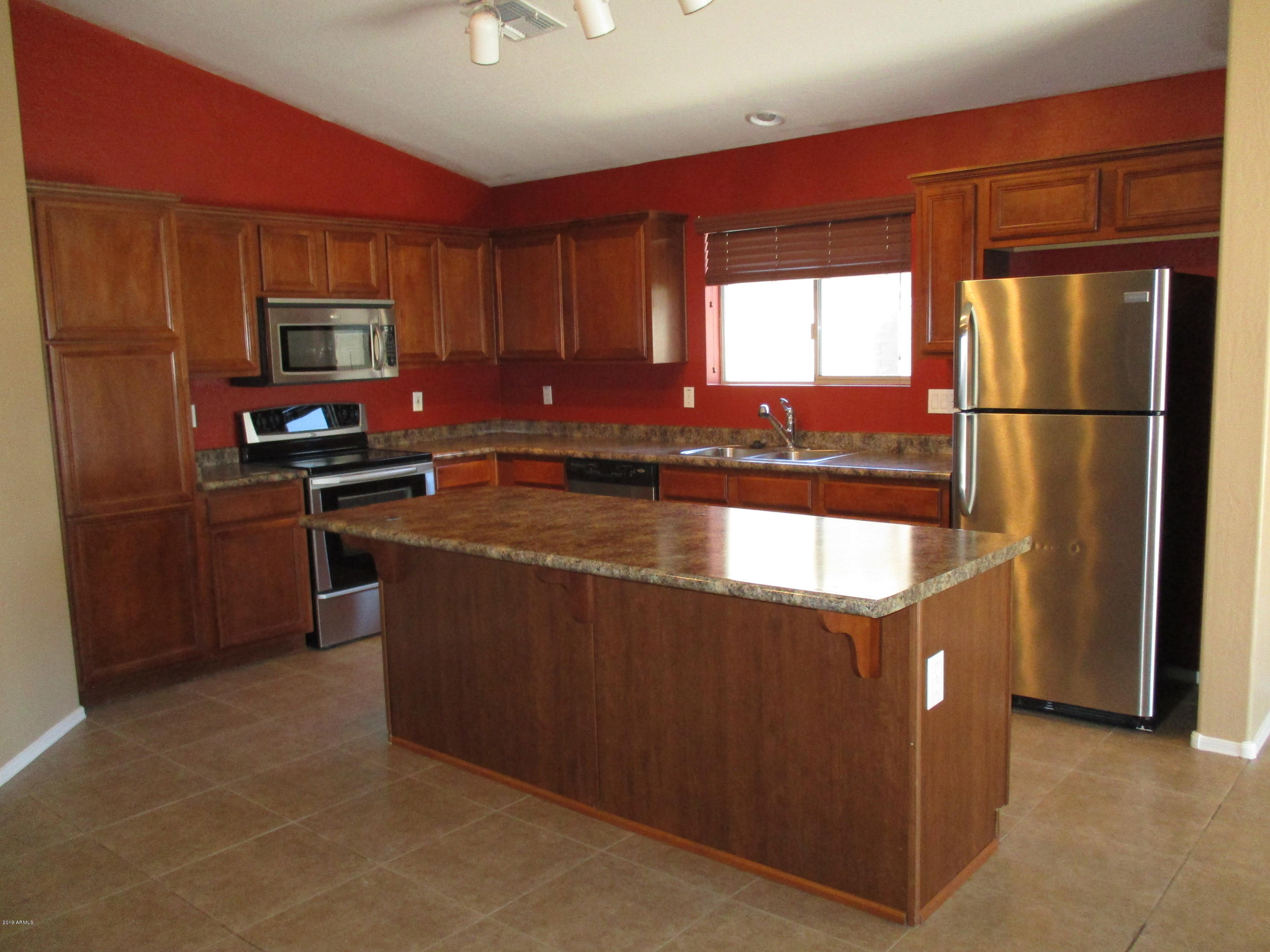 2965 East Blue Ridge Way Gilbert, AZ 85298 - Photo 3 of 7 018