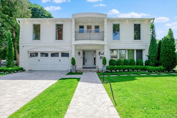 $2,936,000 | 4 Poplar Court, Great Neck, NY 11024