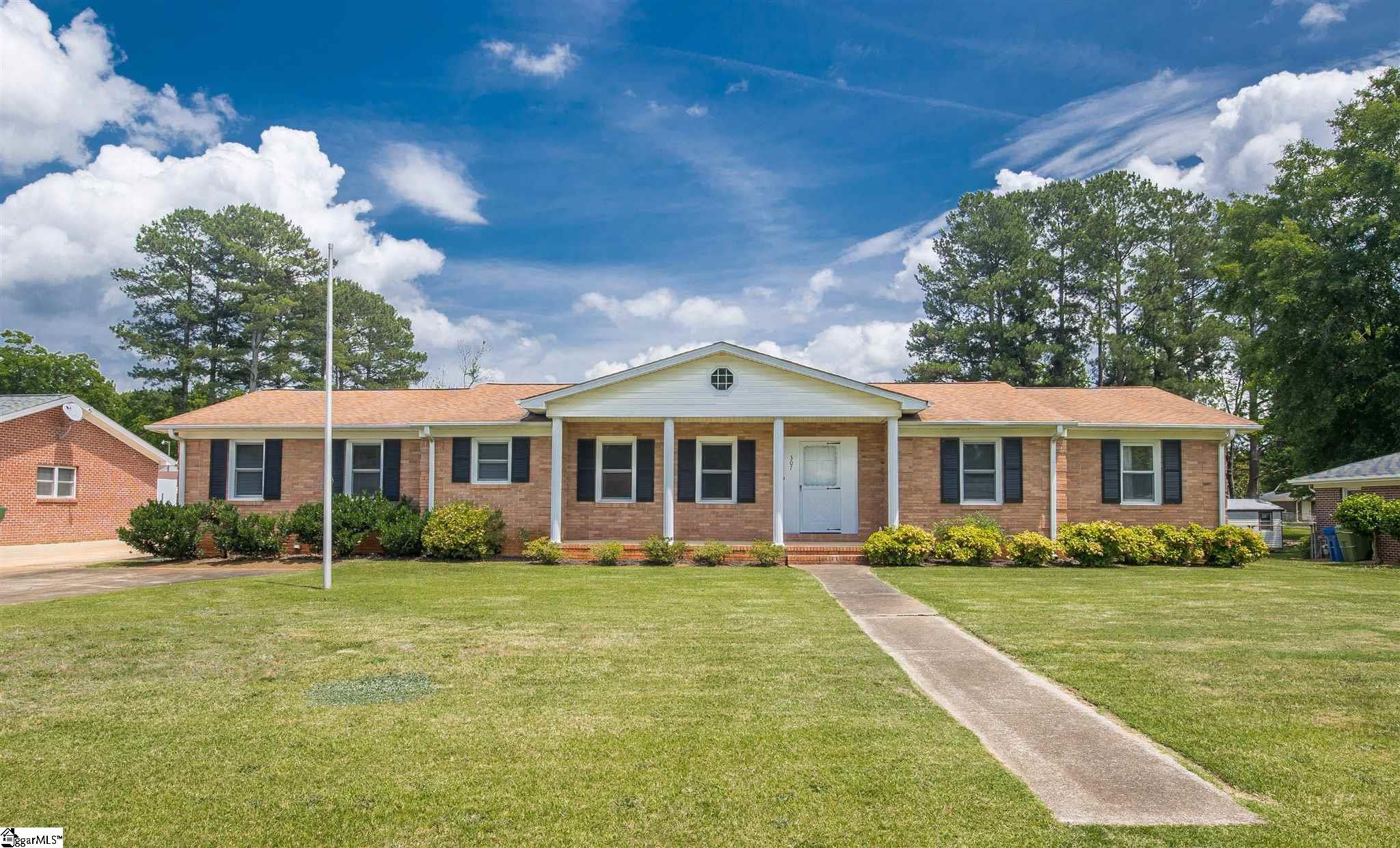 307 Garrett Street Mauldin, SC 29662 - Photo 1 of 34 Gallery Image 1