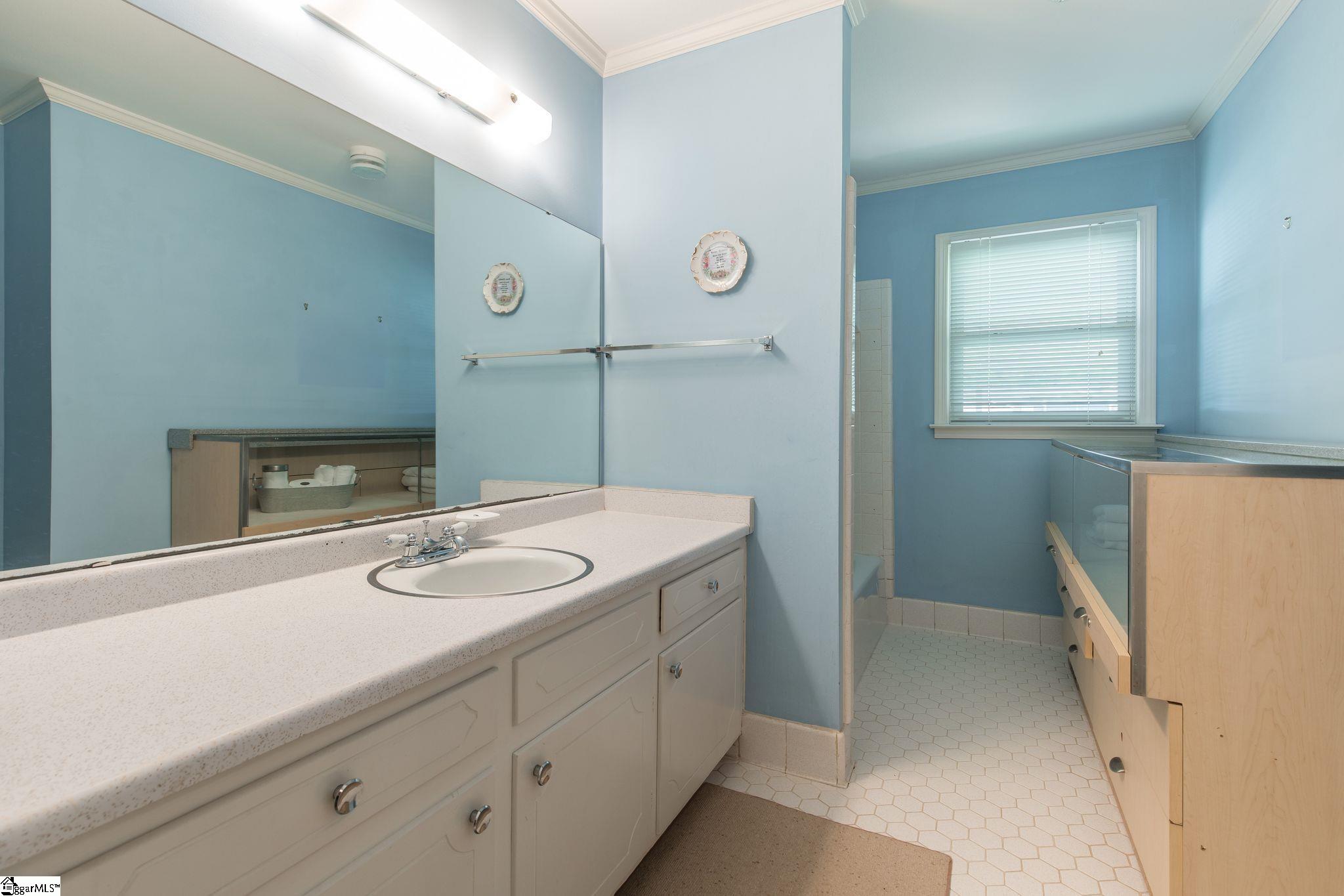 307 Garrett Street Mauldin, SC 29662 - Photo 7 of 34 Gallery Image 7