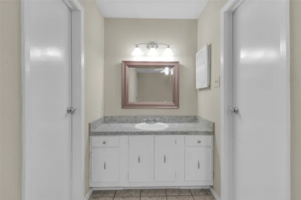 $169,990 | 14911 Wunderlich Drive, Unit 609, Houston, TX 77069