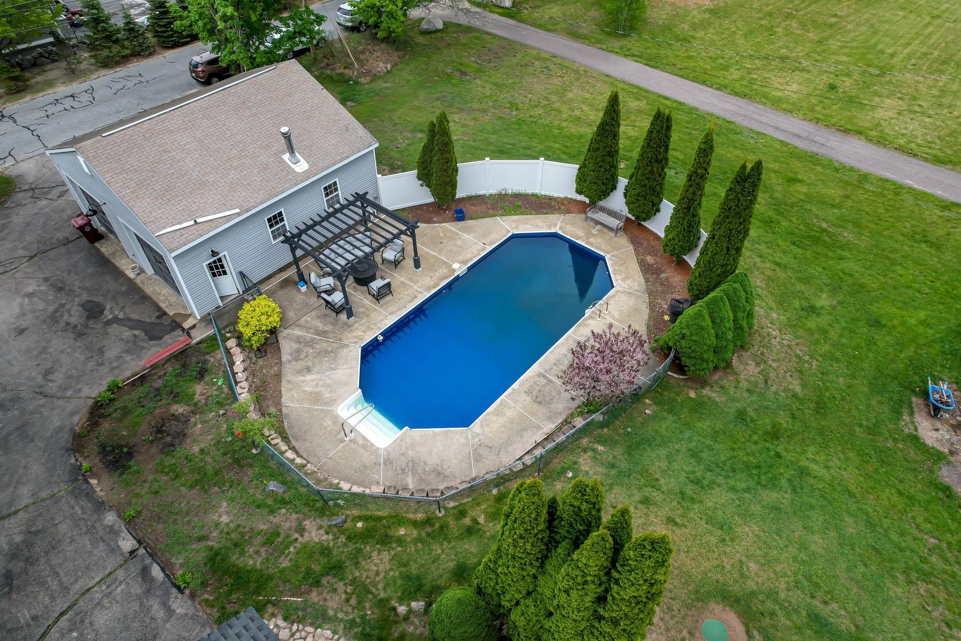169 Marsh Road Pelham, NH 03076 - Photo 5 of 34