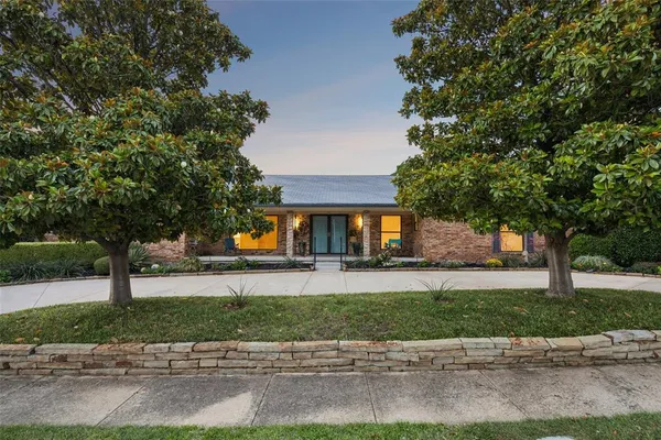 $750,000 | 101 East Northgate Drive, Irving, TX 75062