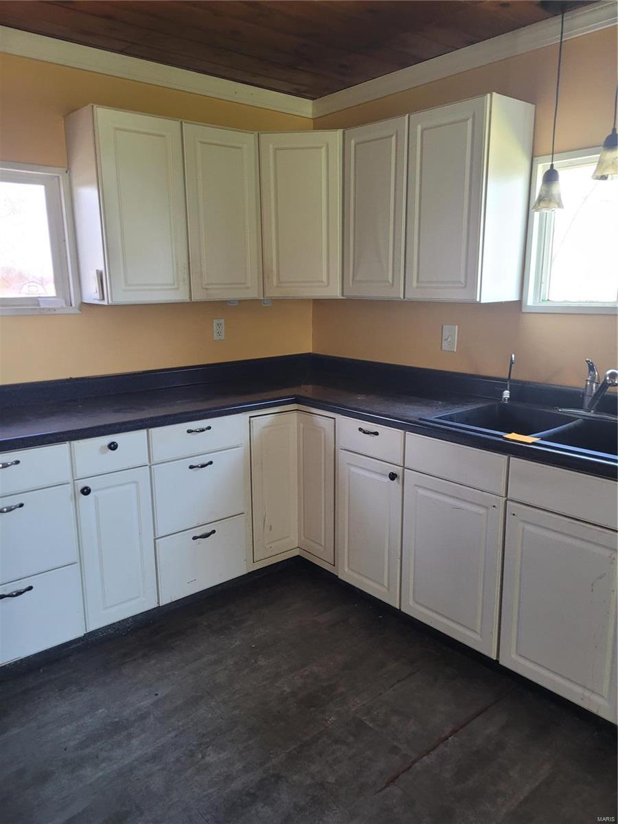 29198 Quarton Road Palmyra, IL 62674 - Photo 12 of 28
