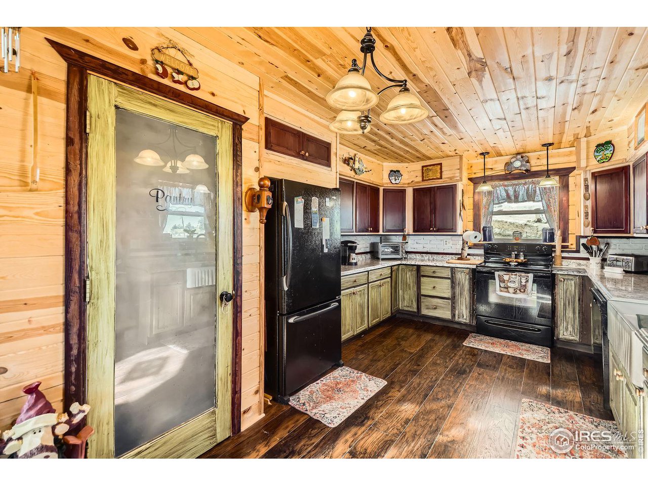 37 Rabbit Ears Court Livermore, CO 80536 - Photo 11 of 37 Gallery Image 11