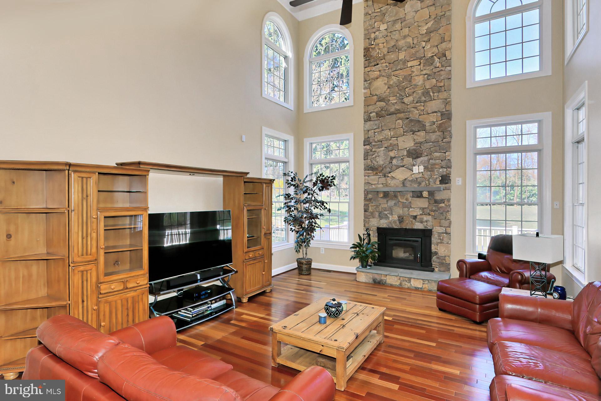 9346 Campbell Road Vienna, VA 22182 - Photo 14 of 63
