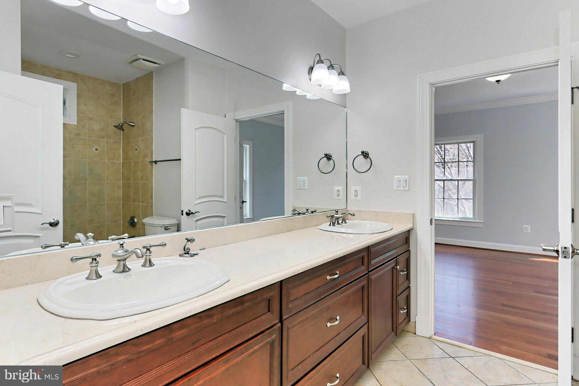 9346 Campbell Road Vienna, VA 22182 - Photo 44 of 63