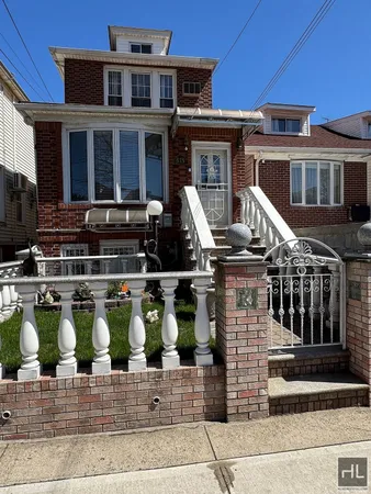 $810,000 | 675 East 53rd Street | Farragut