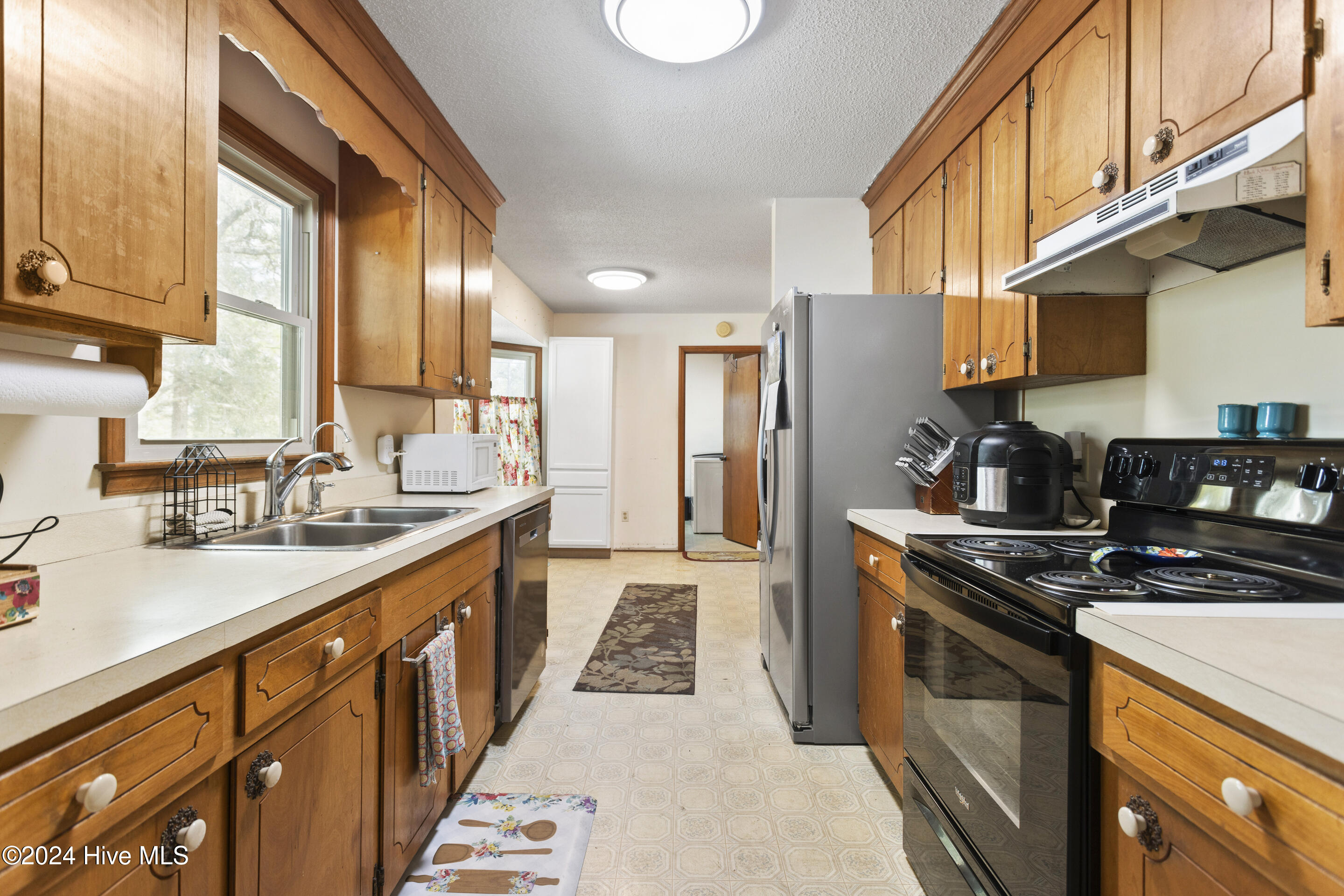 761 East Boiling Spring Road Southport, NC 28461 - Photo 11 of 48 Boiling Spring Kitchen