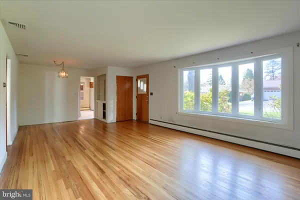 $264,900 | 3802 Darby Road, Harrisburg, PA 17109