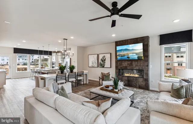 $799,990 | 18315 Fox Xing Terrace, Leesburg, VA 20176