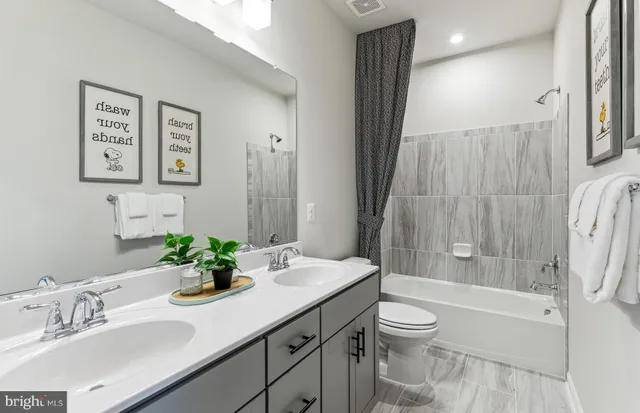 $799,990 | 18315 Fox Xing Terrace, Leesburg, VA 20176