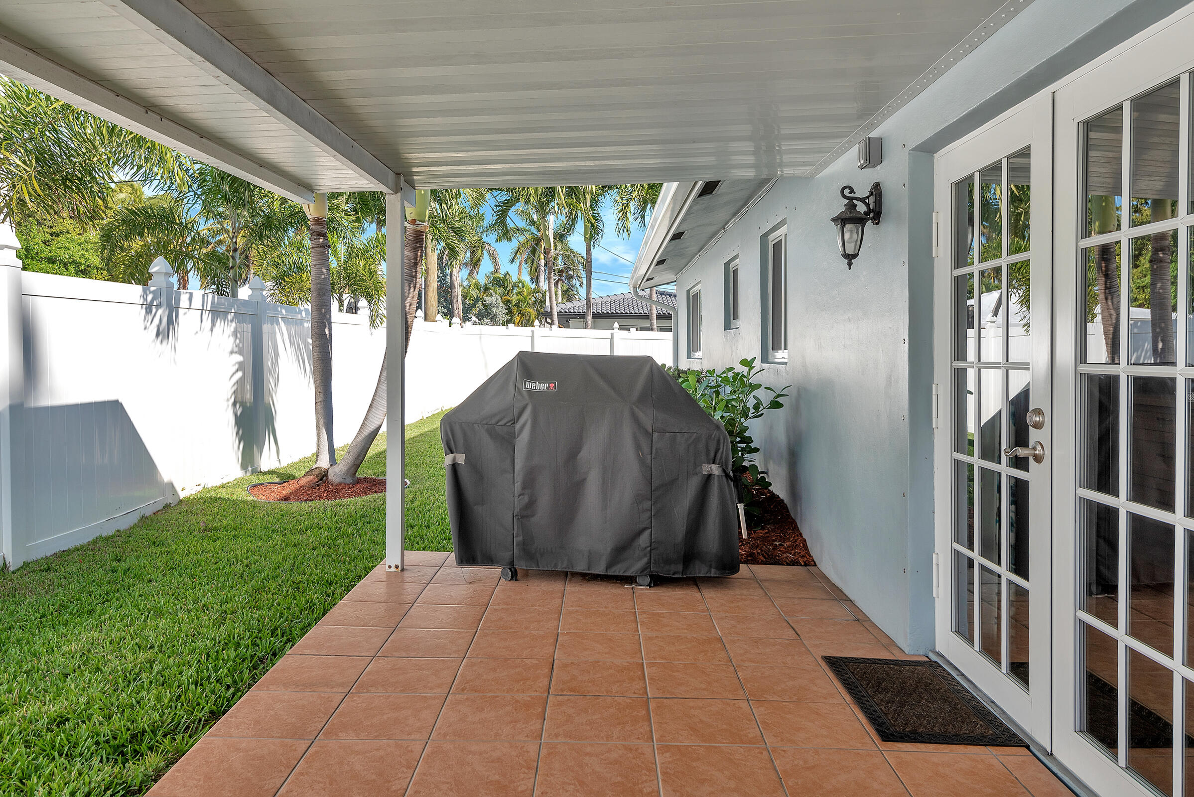 3161 Northeast 28th Avenue Lighthouse Point, FL 33064 - Photo 25 of 27 3161 - 050