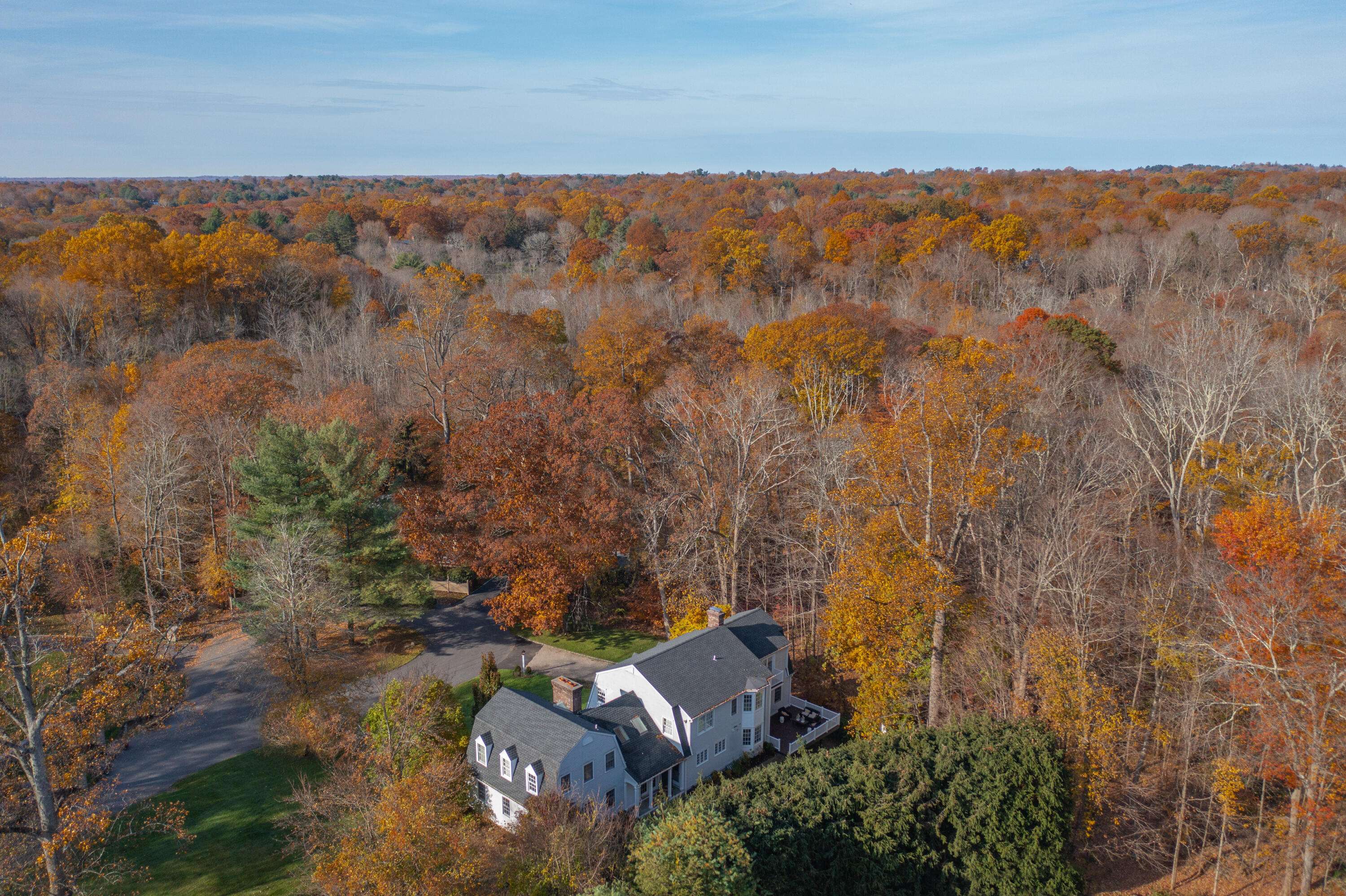 95 Ludlowe Road New Canaan, CT 06840 - Photo 33 of 37 an aerial view of houses with yard