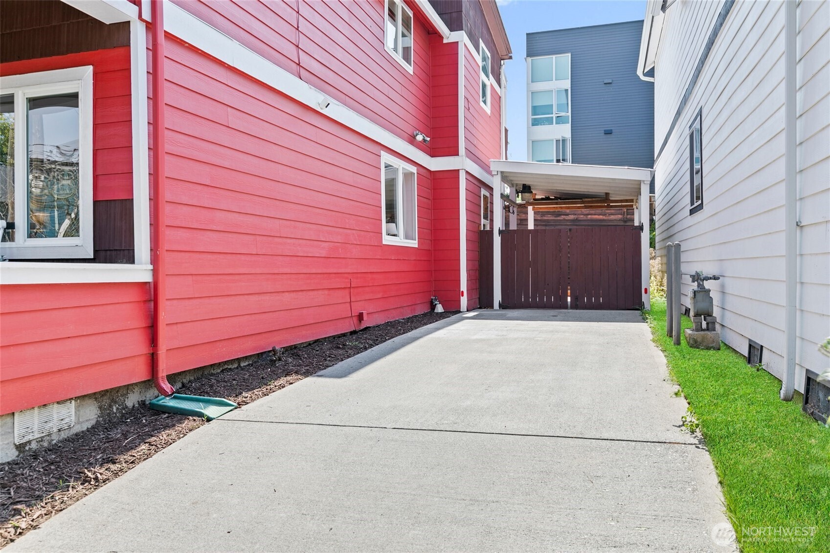 1913 East Spruce Street Seattle, WA 98122 - Photo 32 of 36