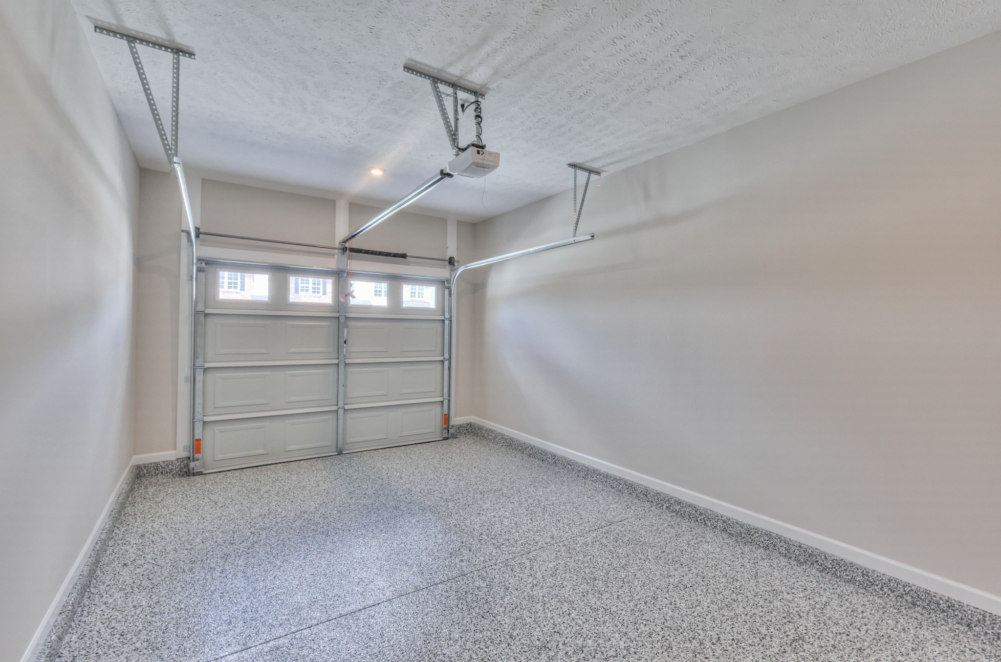 25 Hardwood Road Normandy, TN 37360 - Photo 4 of 28 a view of a garage