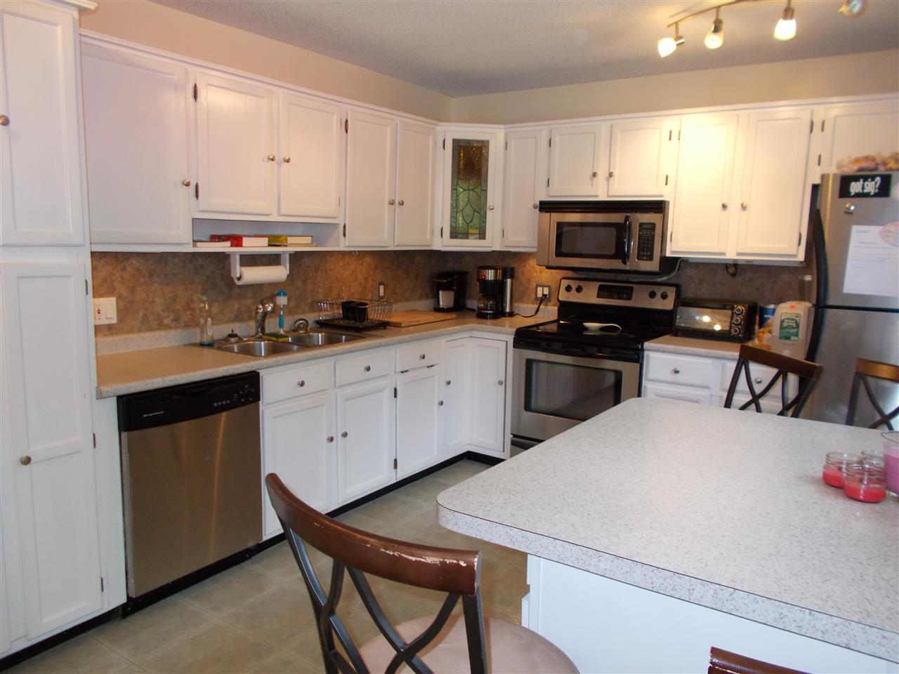 8 3rd Street Rochester, NH 03867 - Photo 4 of 39