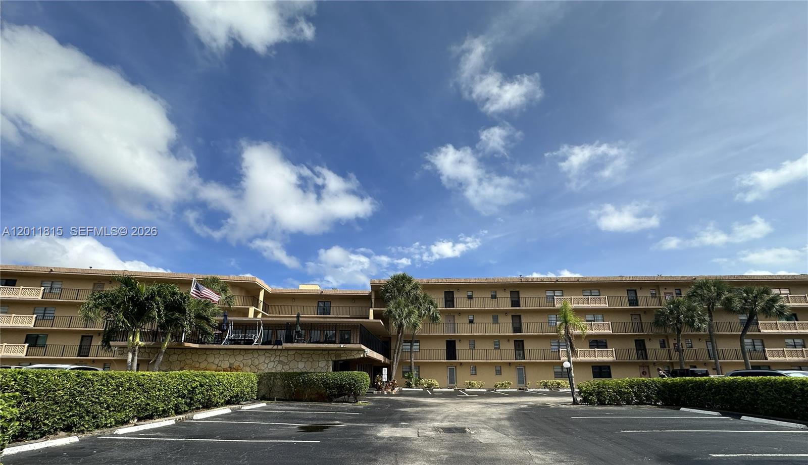 9370 Southwest 8th Street, Unit 107 Boca Raton, FL 33428 - Photo 13 of 17 a view of a large building